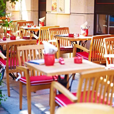 Hilton An Der Frauenkirche Hotel 4*