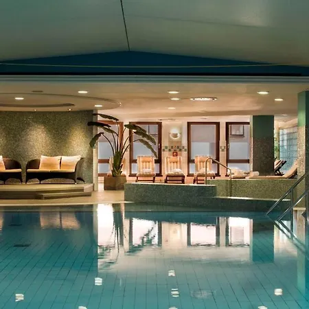 Hilton An Der Frauenkirche 4*