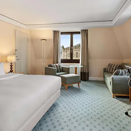 Hilton An Der Frauenkirche 4*