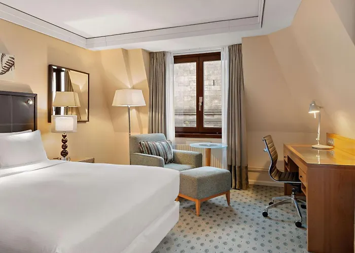 Hilton An Der Frauenkirche 4*