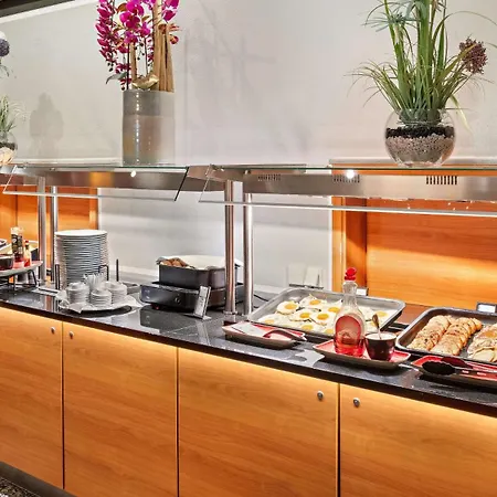 Hilton An Der Frauenkirche 4*