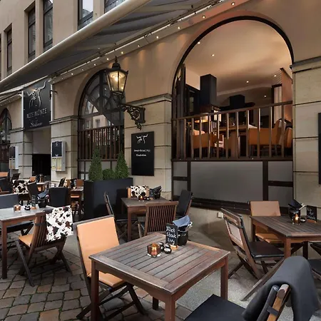 Hilton An Der Frauenkirche Otel