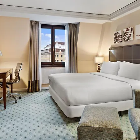 Hilton An Der Frauenkirche Hotel 4*