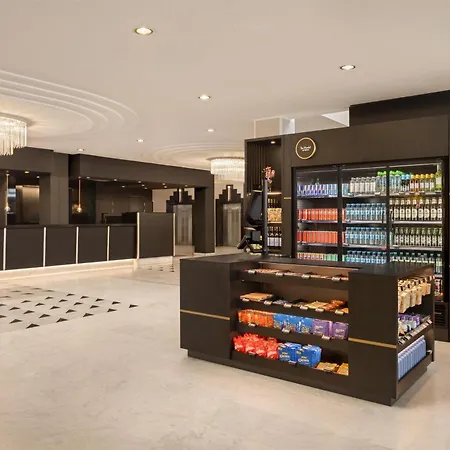 Hilton An Der Frauenkirche 4*
