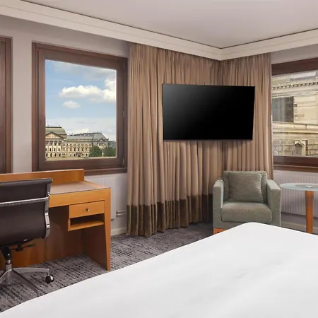 Hilton An Der Frauenkirche Hotel 4*