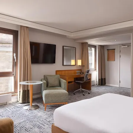 Hotel Hilton An Der Frauenkirche 4*