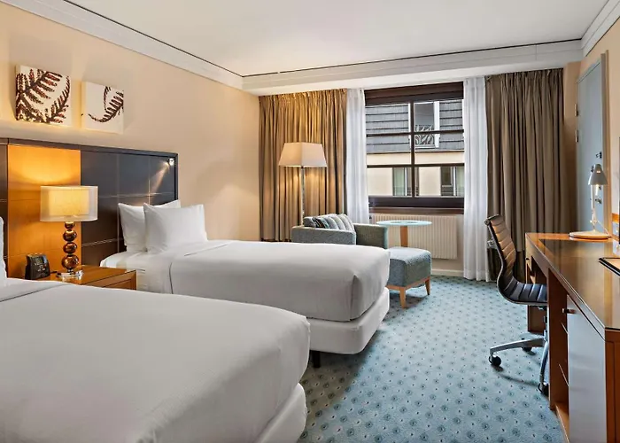 Hilton An Der Frauenkirche 4*