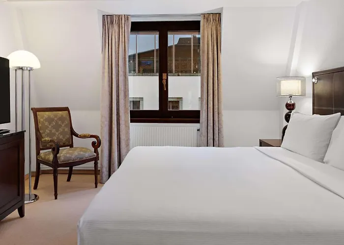 Hilton An Der Frauenkirche Отель 4*