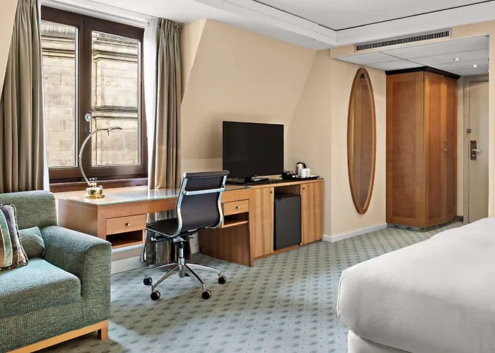 Hilton An Der Frauenkirche 4*