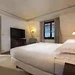 Hilton An Der Frauenkirche מלון