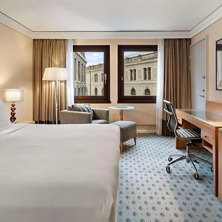 Отель Hilton An Der Frauenkirche Дрезден