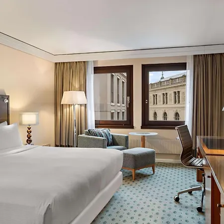 Hilton An Der Frauenkirche Отель