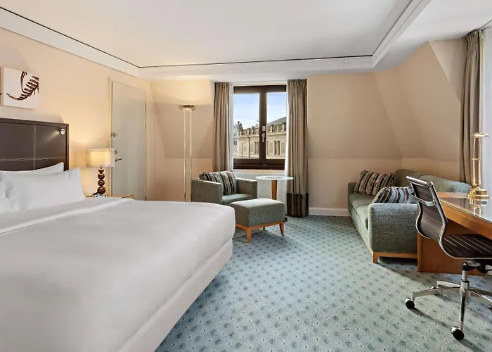 Hilton An Der Frauenkirche 4*