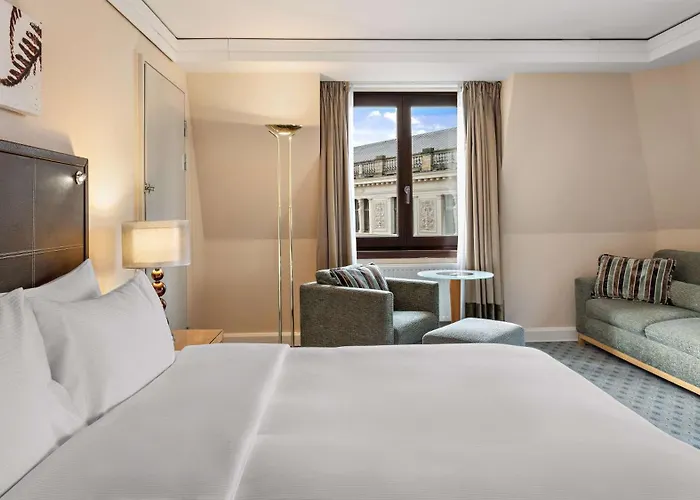 Hilton An Der Frauenkirche 4*
